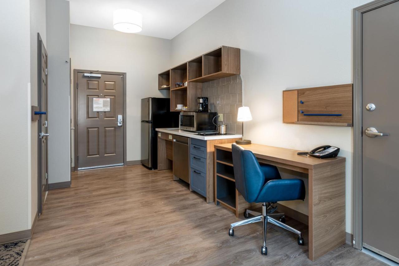 Queen Studio with Roll-In Shower - Disability Access - Non-Smoking at Candlewood Suites Grand Junction by IHG