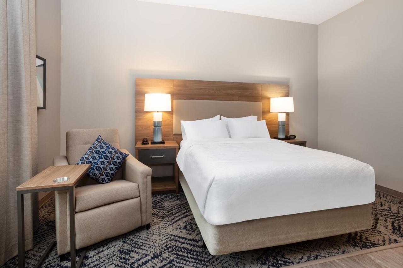 Queen Studio with Roll-In Shower - Disability Access - Non-Smoking at Candlewood Suites Grand Junction by IHG