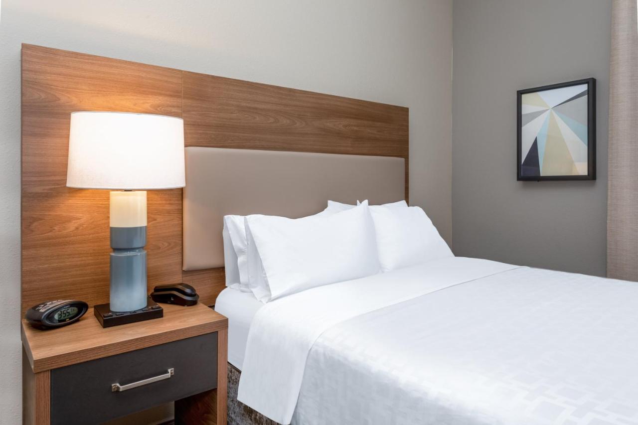 Queen Studio - Disability Access/Non-Smoking at Candlewood Suites Grand Junction by IHG