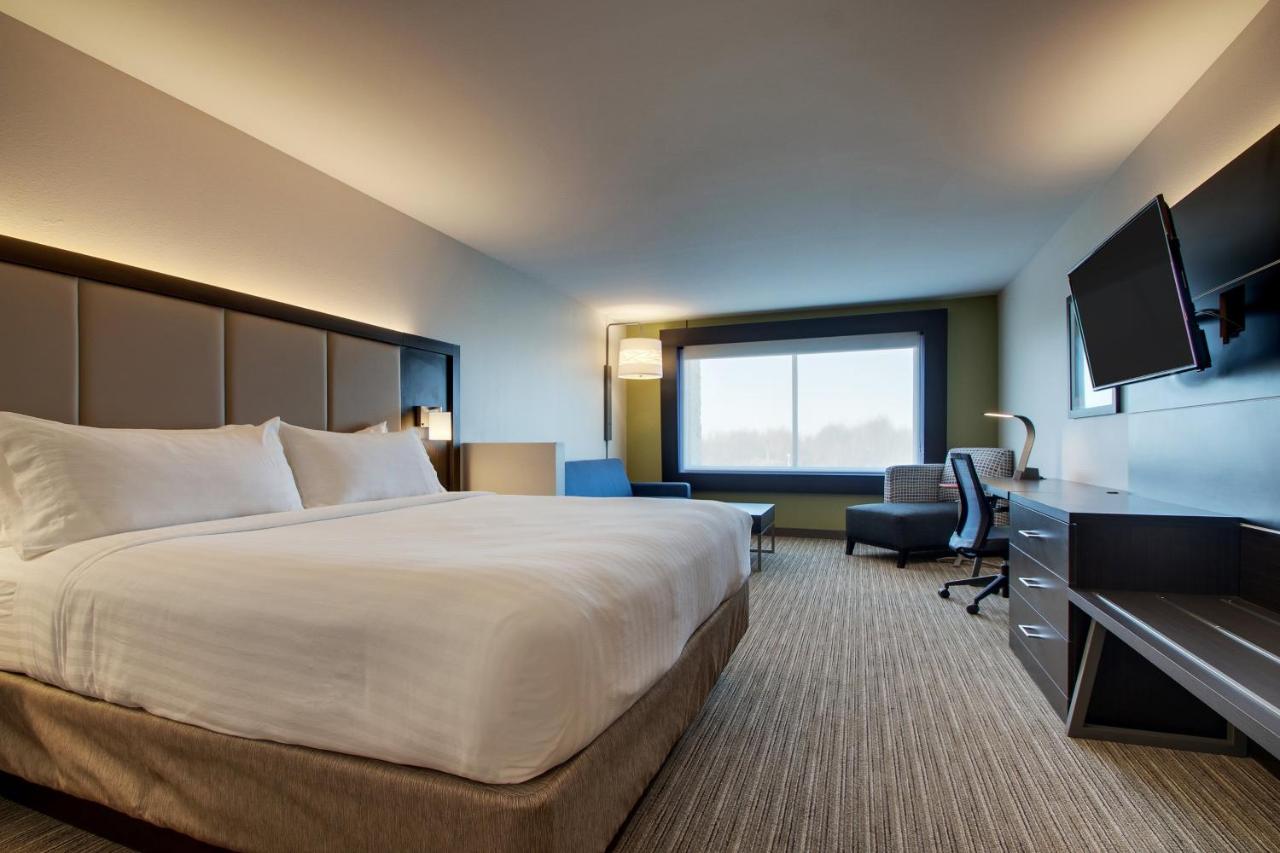Suite - Hearing Accessible - Non-Smoking at Holiday Inn Express & Suites Mount Vernon by IHG