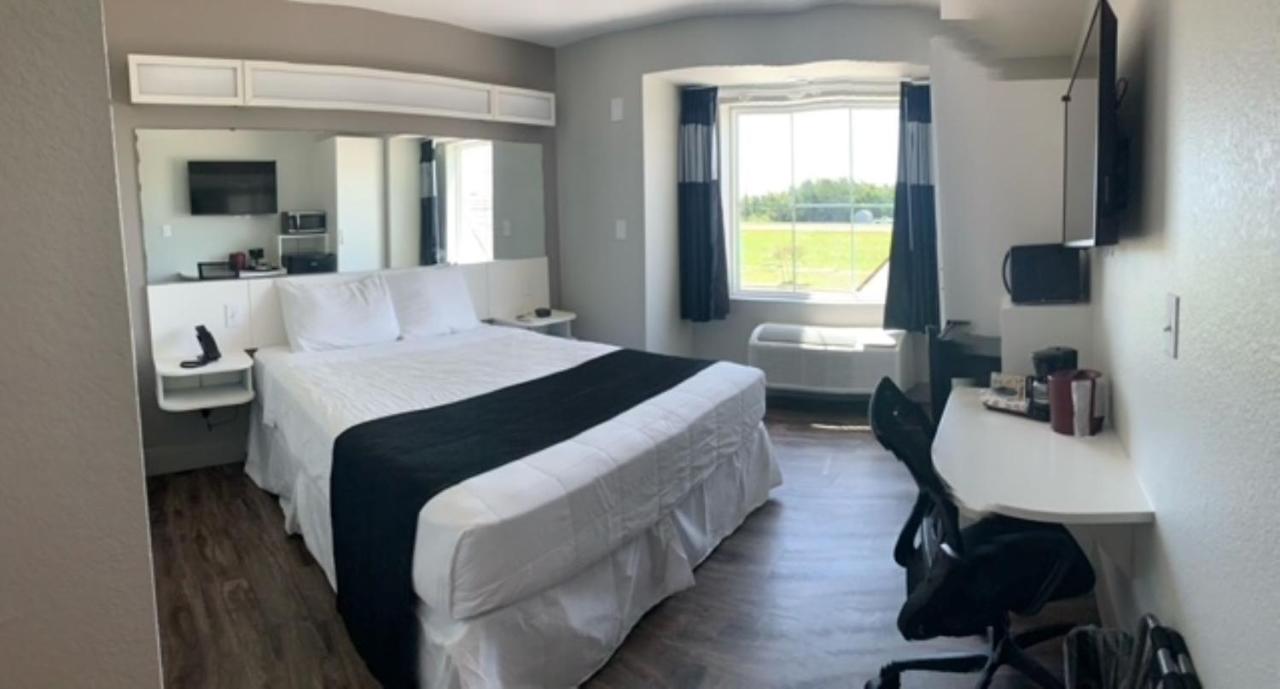 Single Room at Crystal Inn