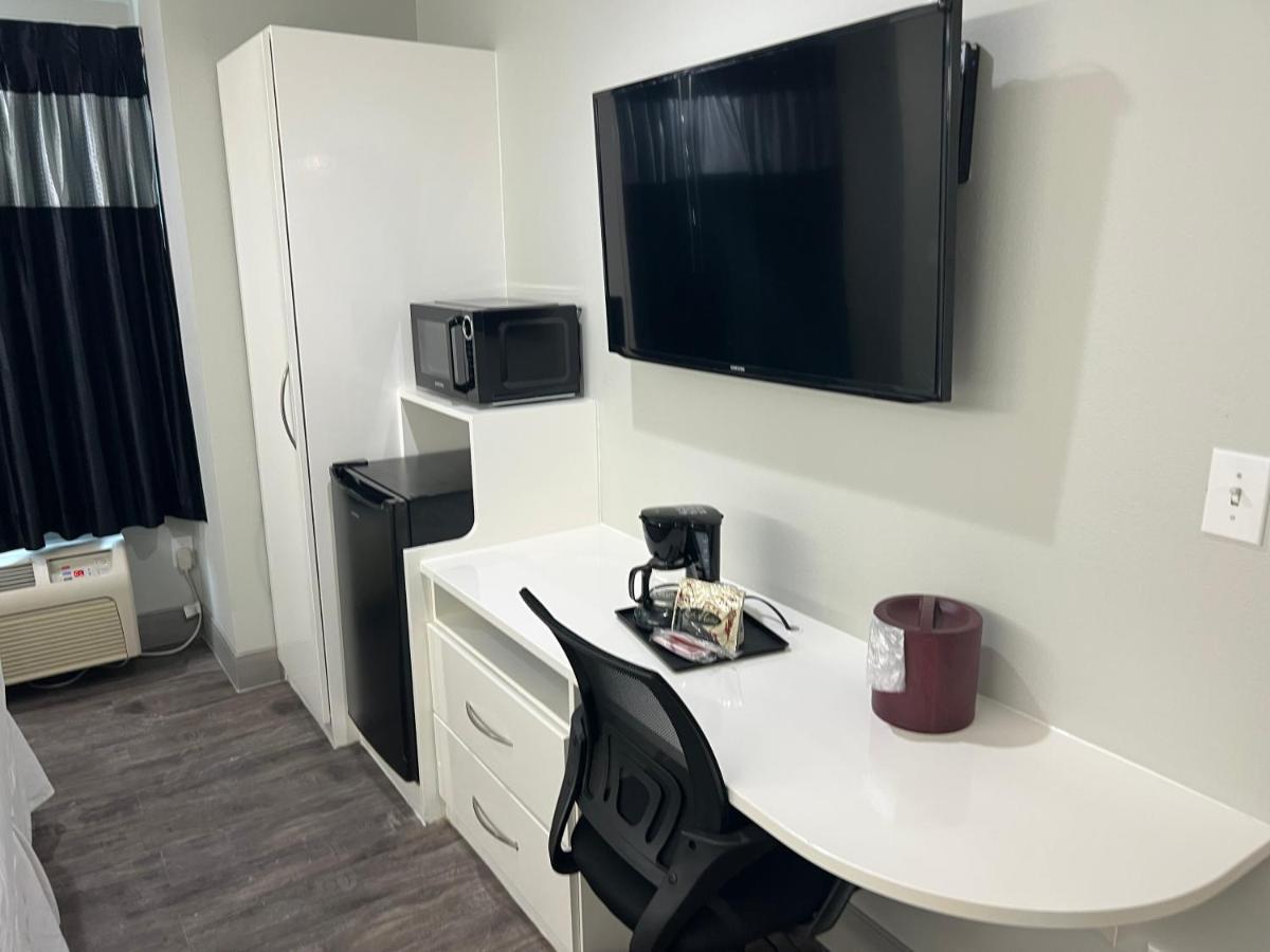 Single Room at Crystal Inn