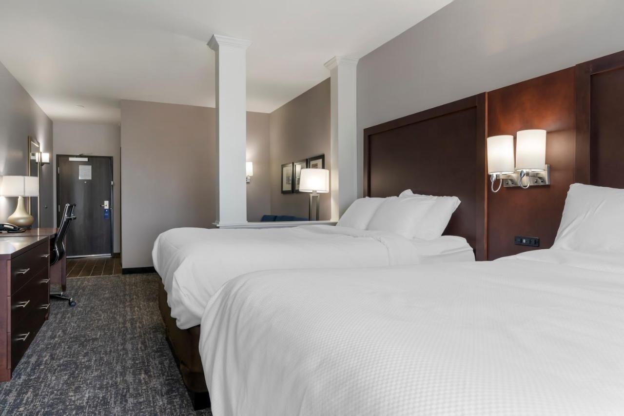Queen Suite with Two Queen Beds and Sofa Bed - Non Smoking at Comfort Suites Paducah Mall Area