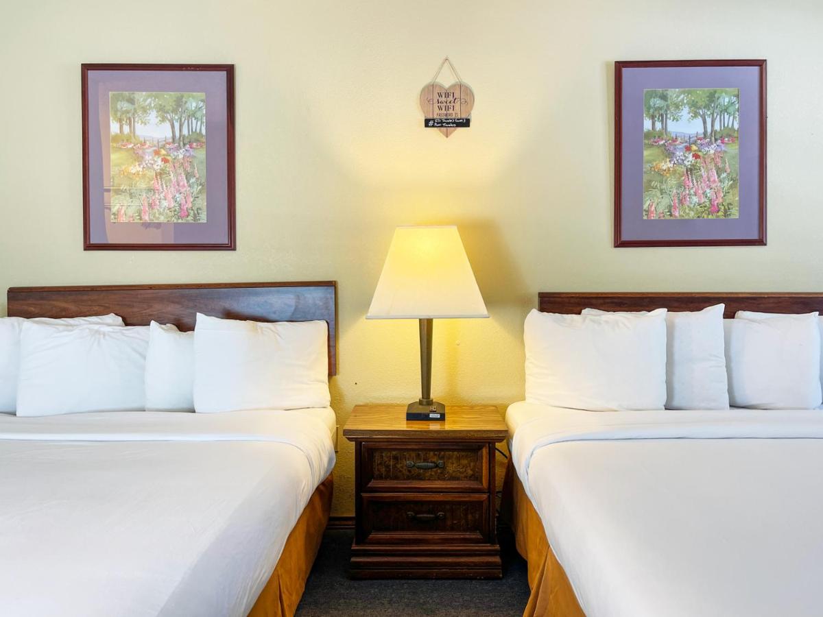 | Traveler's Inn