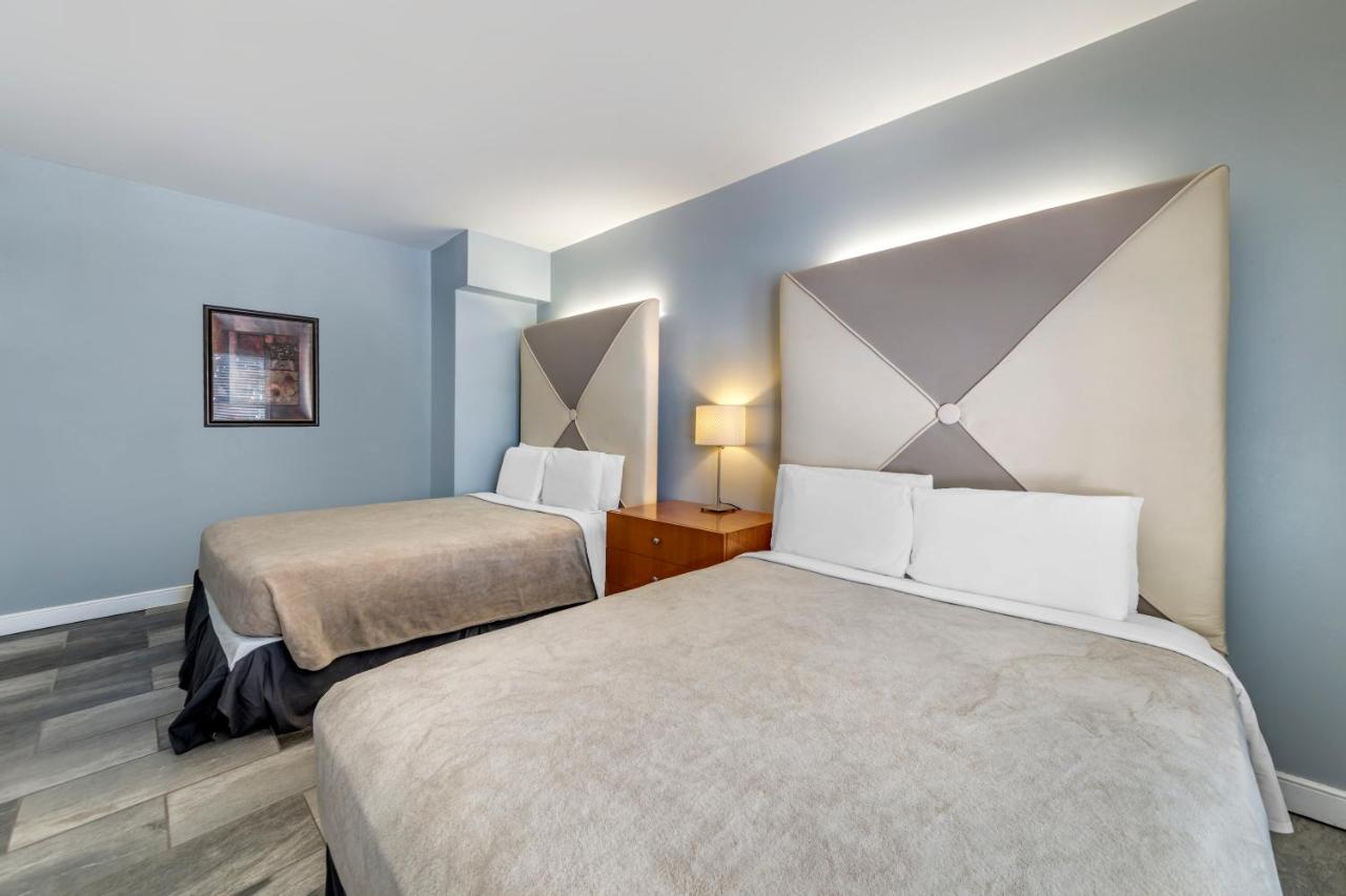 | Hotel La Flora