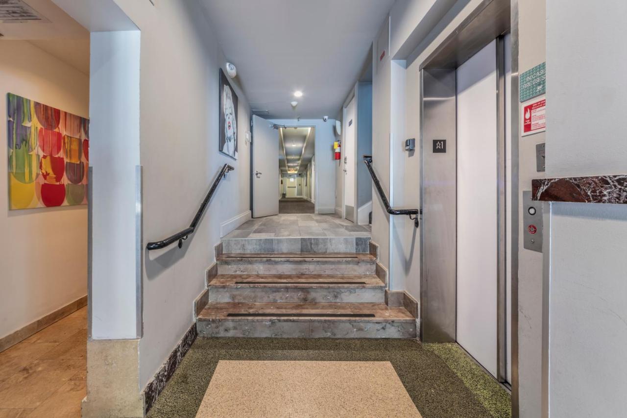 | Hotel La Flora