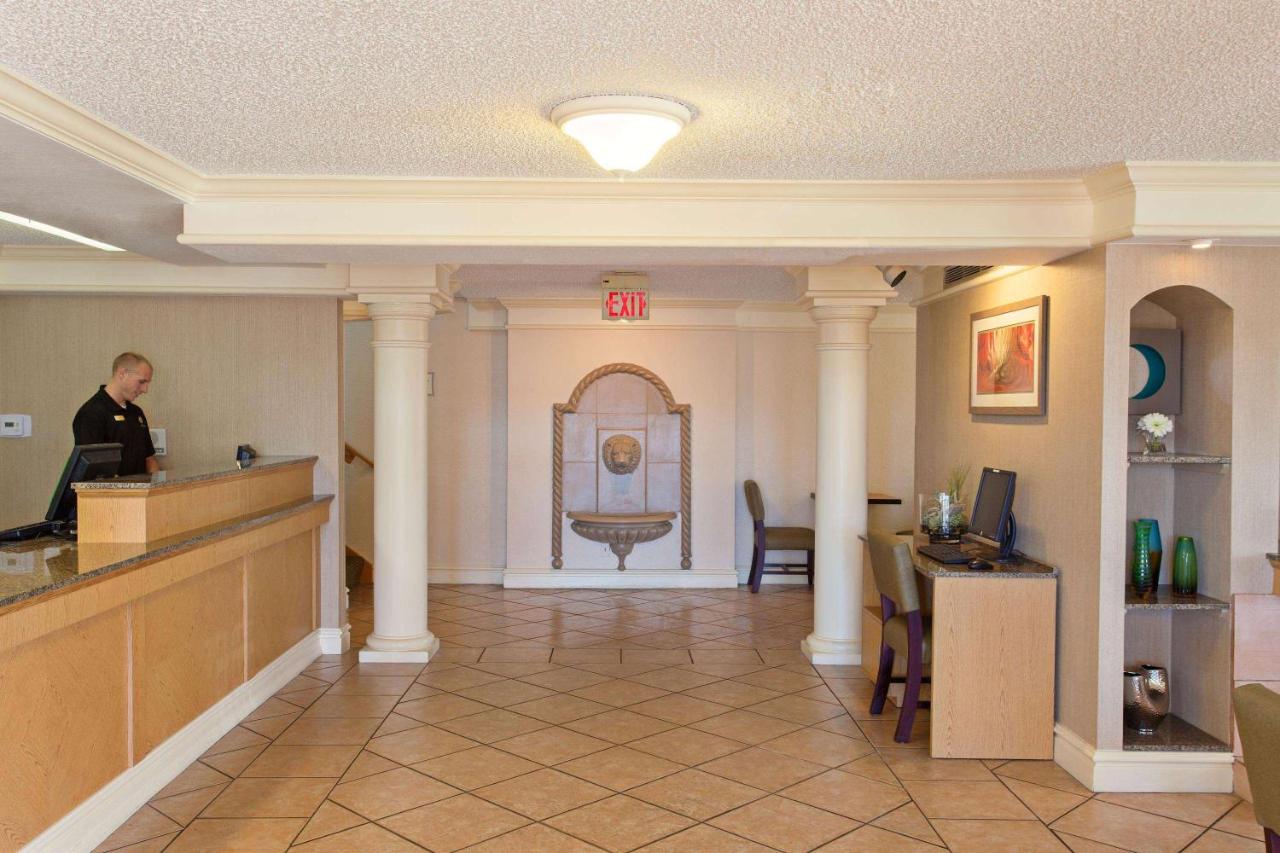 | La Quinta Inn by Wyndham Costa Mesa Orange County