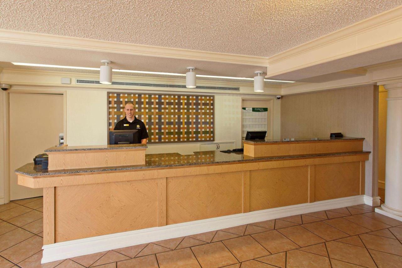 | La Quinta Inn by Wyndham Costa Mesa Orange County