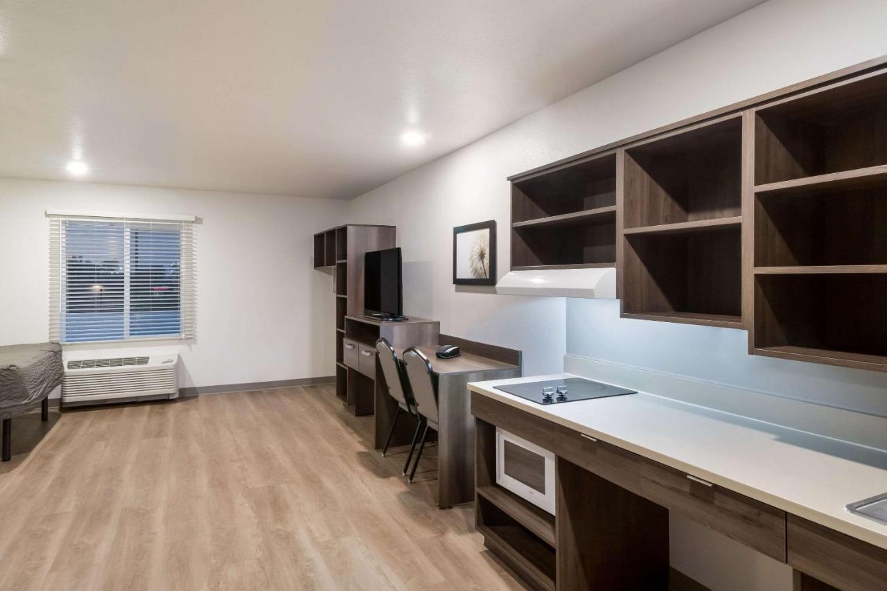 Standard King Room - Non Smoking at Woodspring Suites Mesa Chandler