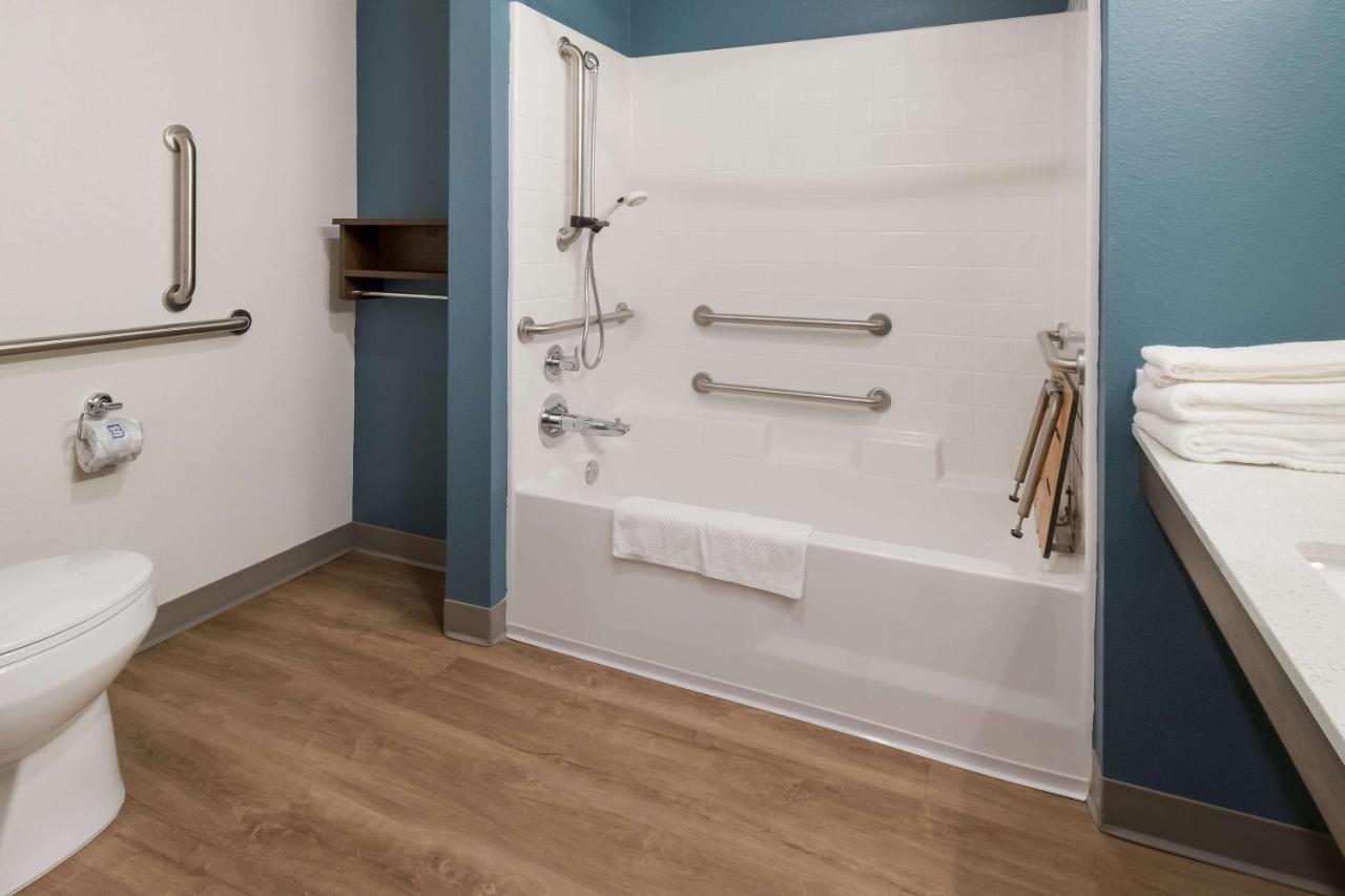 King Room - Accessible/Non Smoking at Woodspring Suites Mesa Chandler