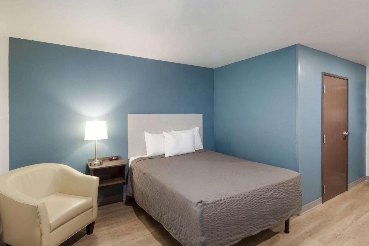 King Room - Accessible/Non Smoking at Woodspring Suites Mesa Chandler