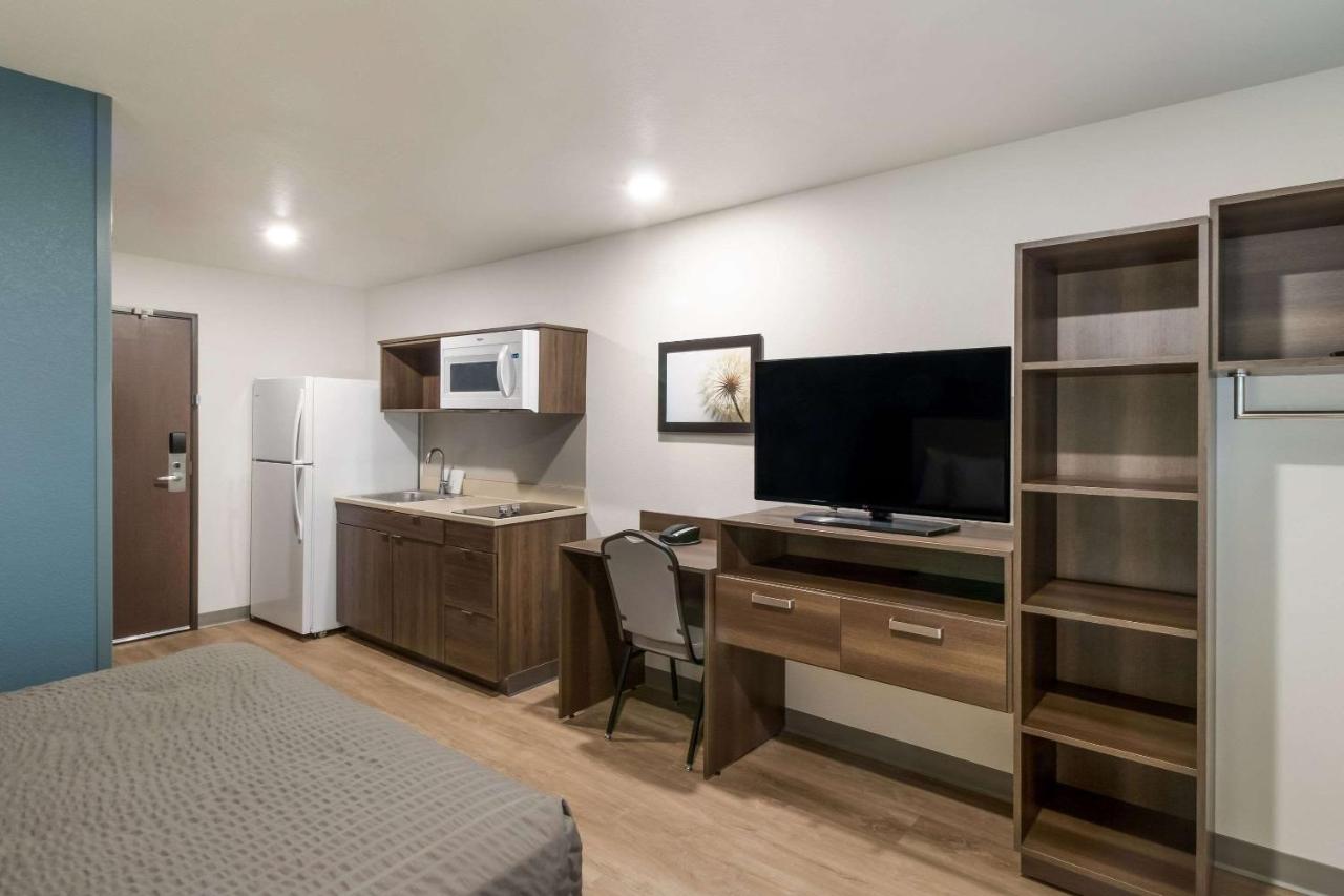 Standard Queen Room - Non Smoking at Woodspring Suites Mesa Chandler