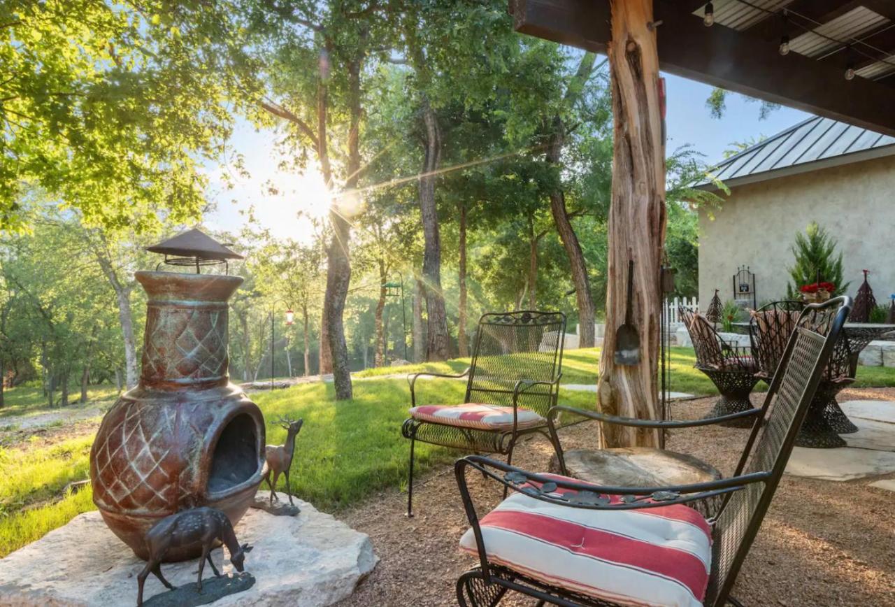 | The Creek Bank Getaway Minutes to Main St