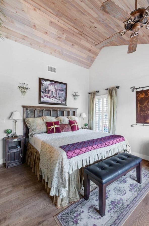  | The Creek Bank Getaway Minutes to Main St