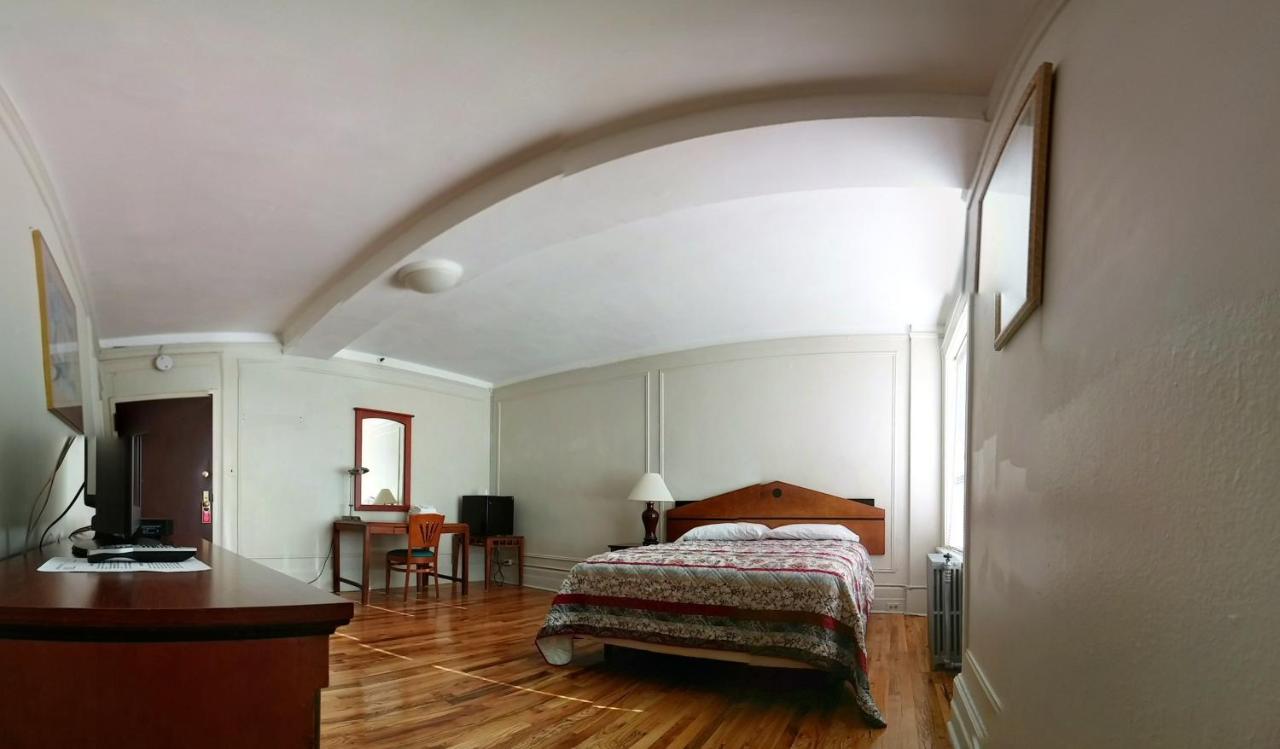| Hotel Riviera