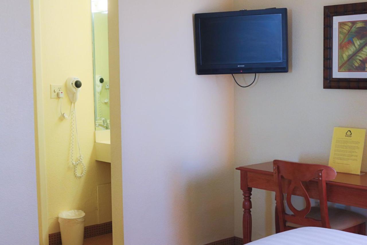 One-Bedroom Suite at Schooner II Beach and Racquet Club