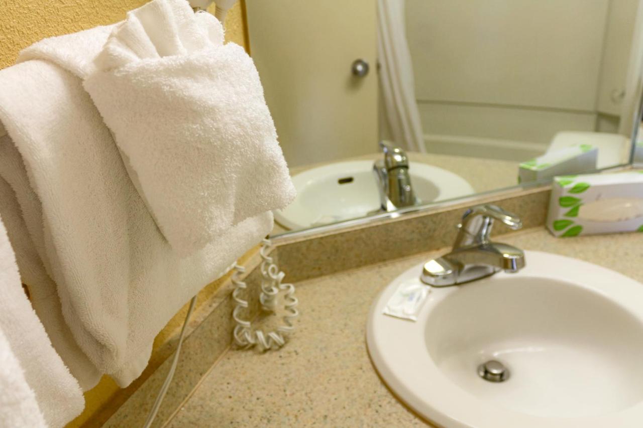 Two-Bedroom Suite at Schooner II Beach and Racquet Club