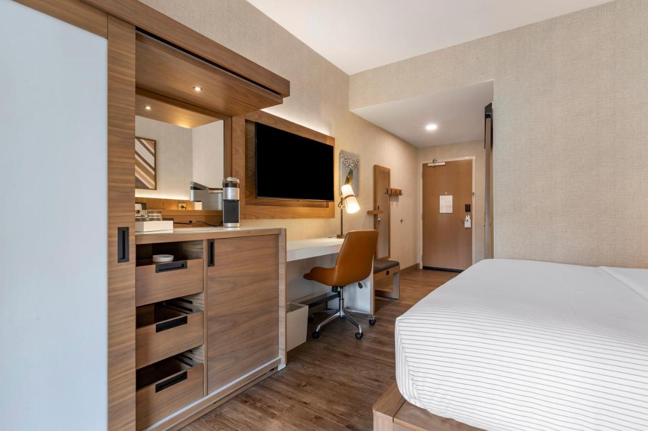 King Suite - Disability Access/Non Smoking at Cambria Hotel Columbia Downtown The Vista