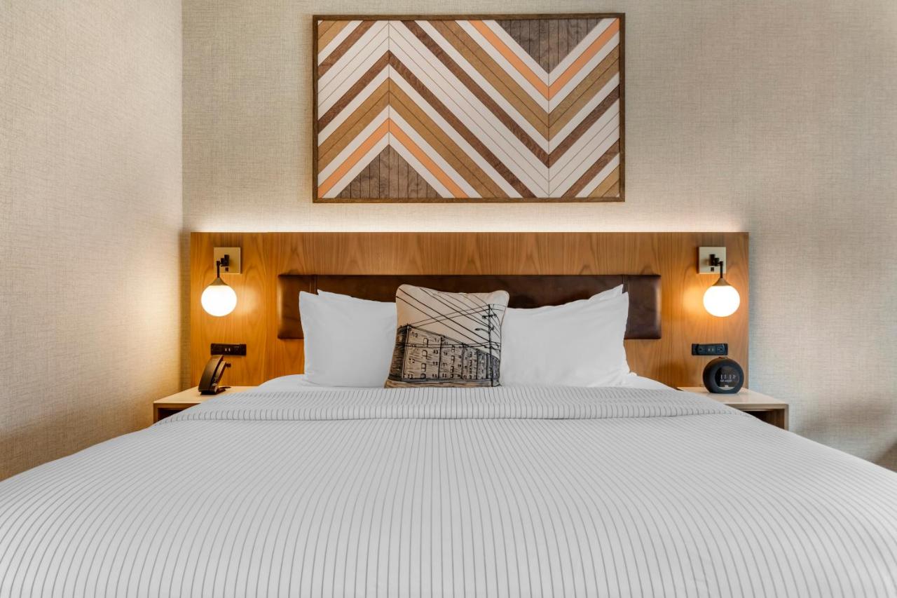 King Room - Non Smoking at Cambria Hotel Columbia Downtown The Vista