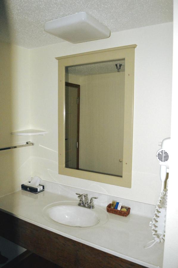 Superior Queen Room with Two Queen Beds at Roosevelt Inn Mount Rushmore