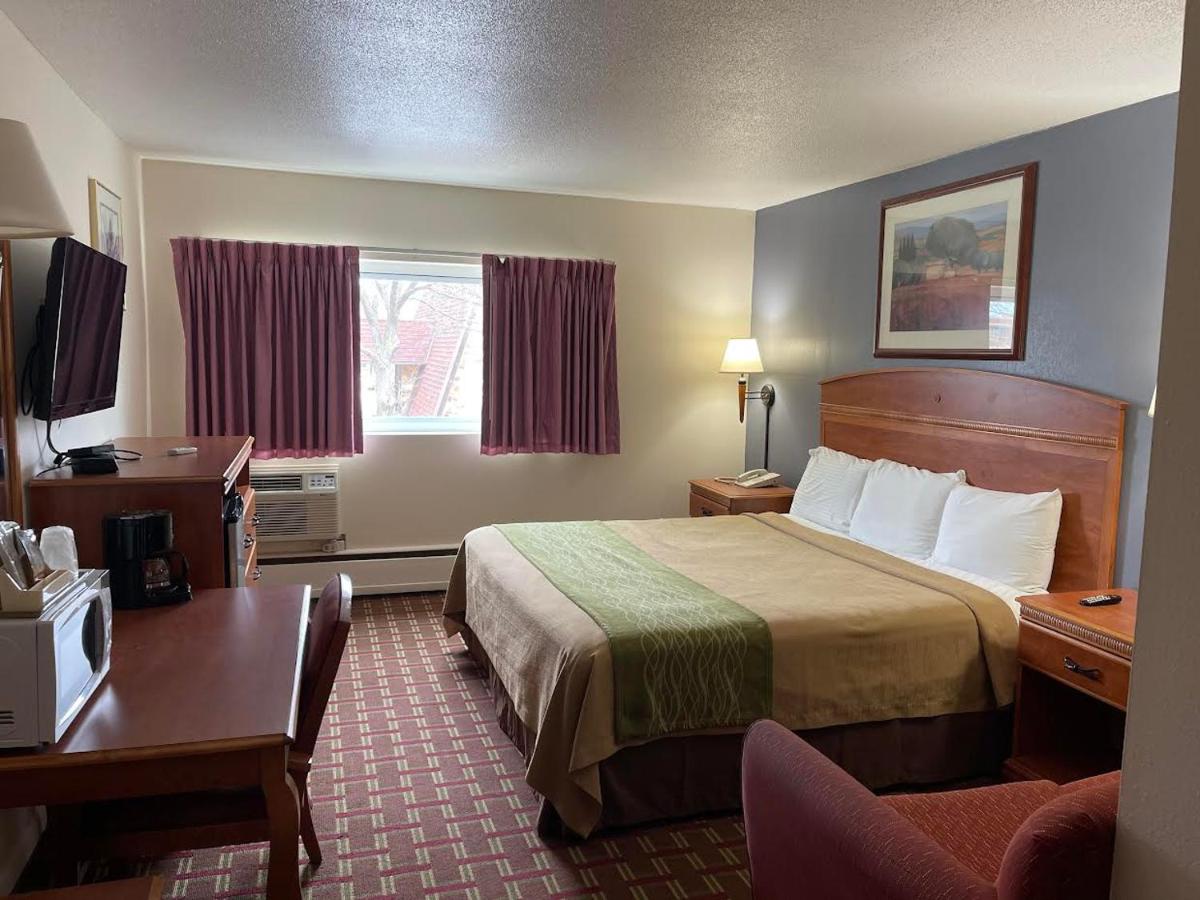 | Village Inn Green Bay