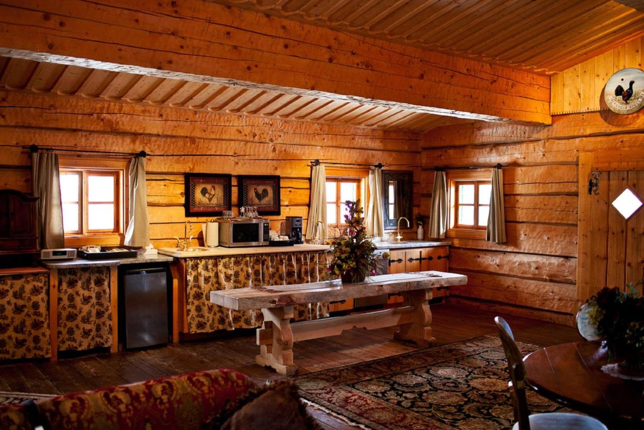 | Enzian Inn