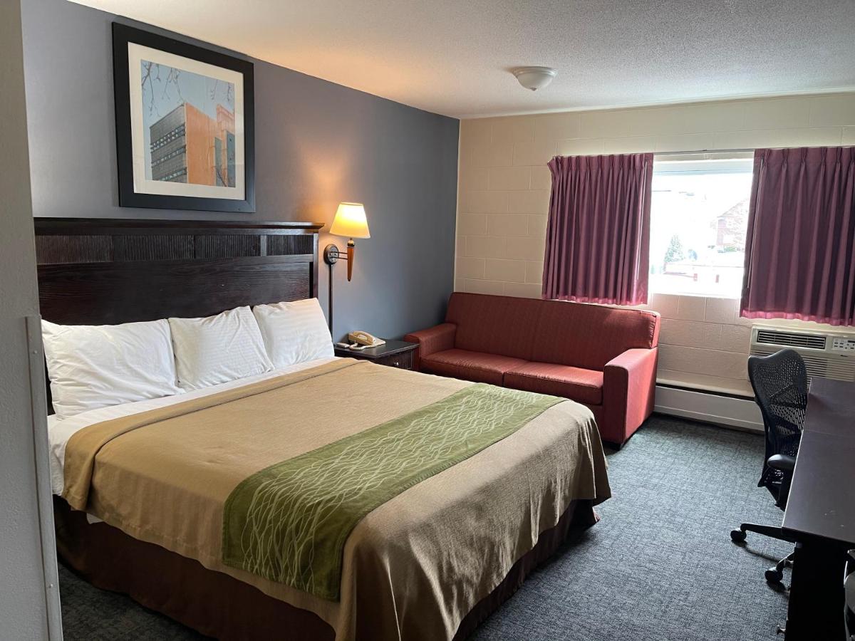 | Village Inn Green Bay