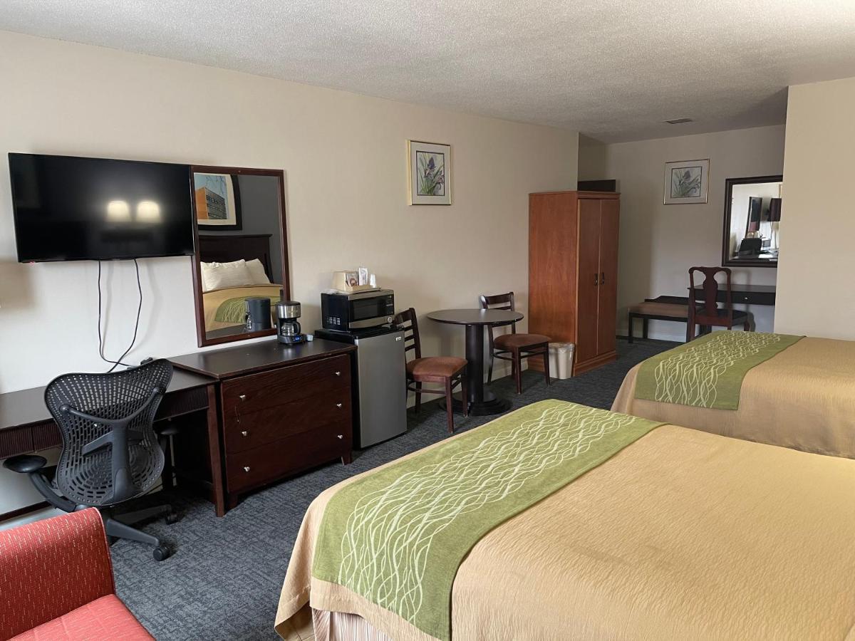 | Village Inn Green Bay