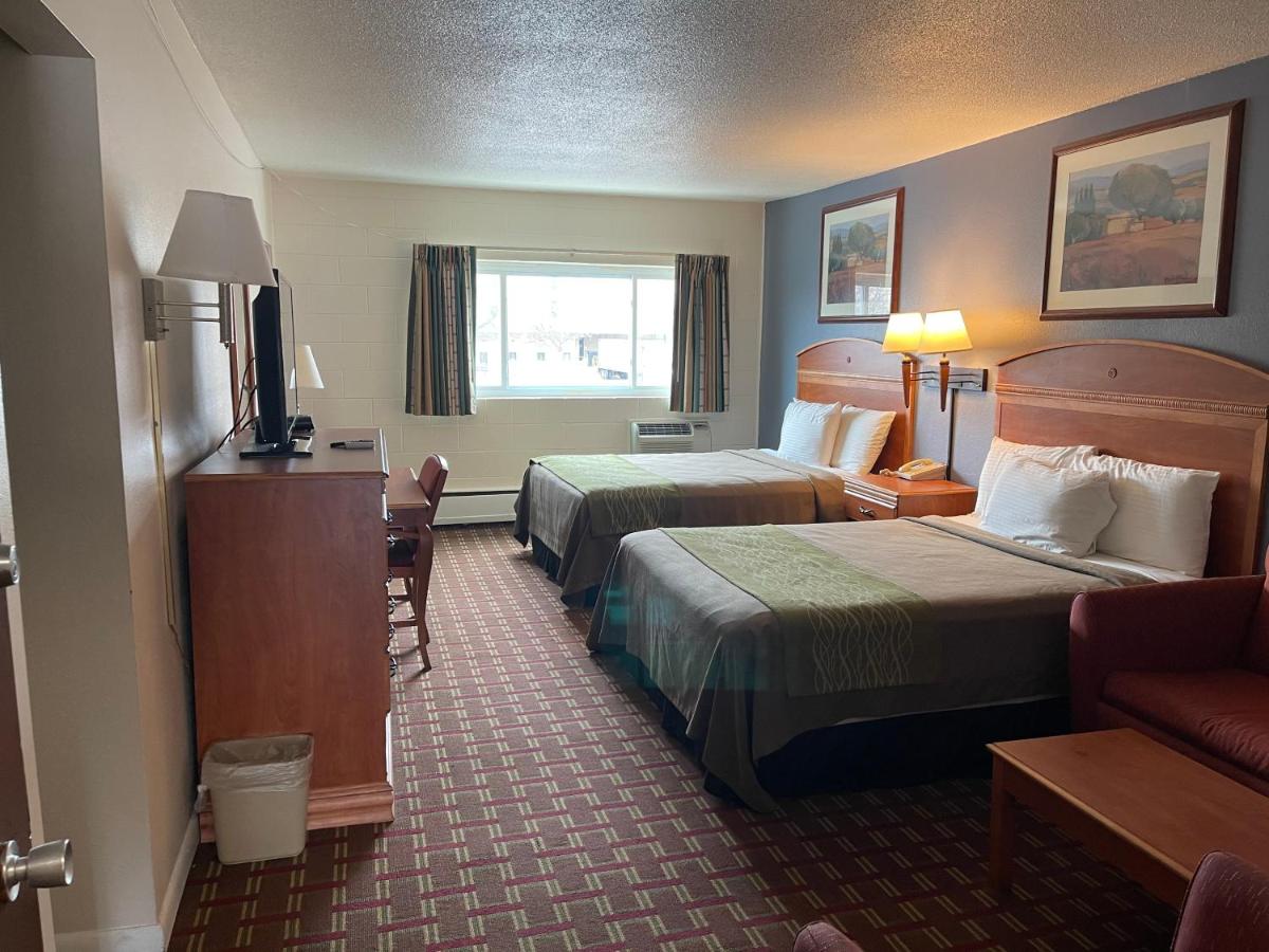 | Village Inn Green Bay