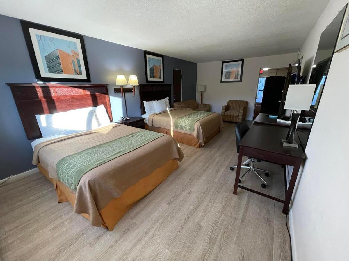 | Village Inn Green Bay