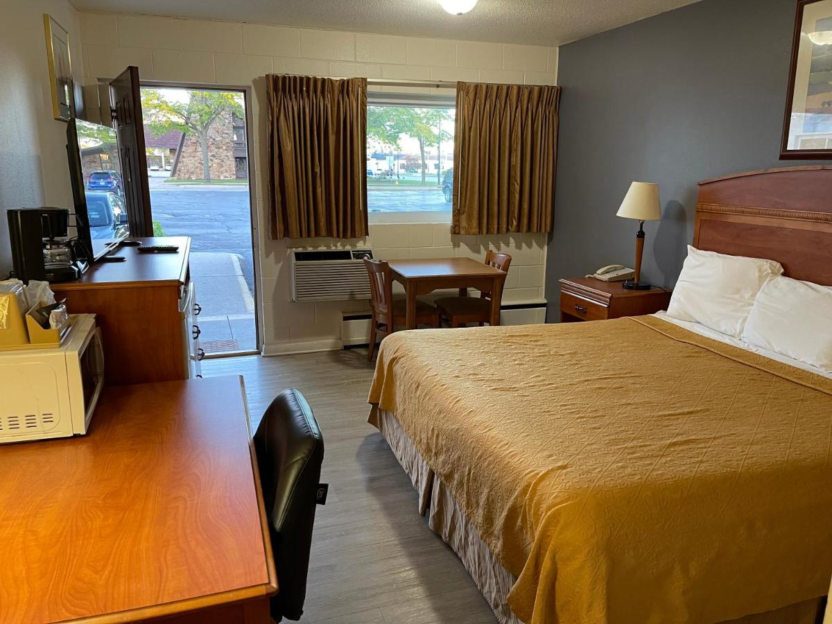 | Village Inn Green Bay