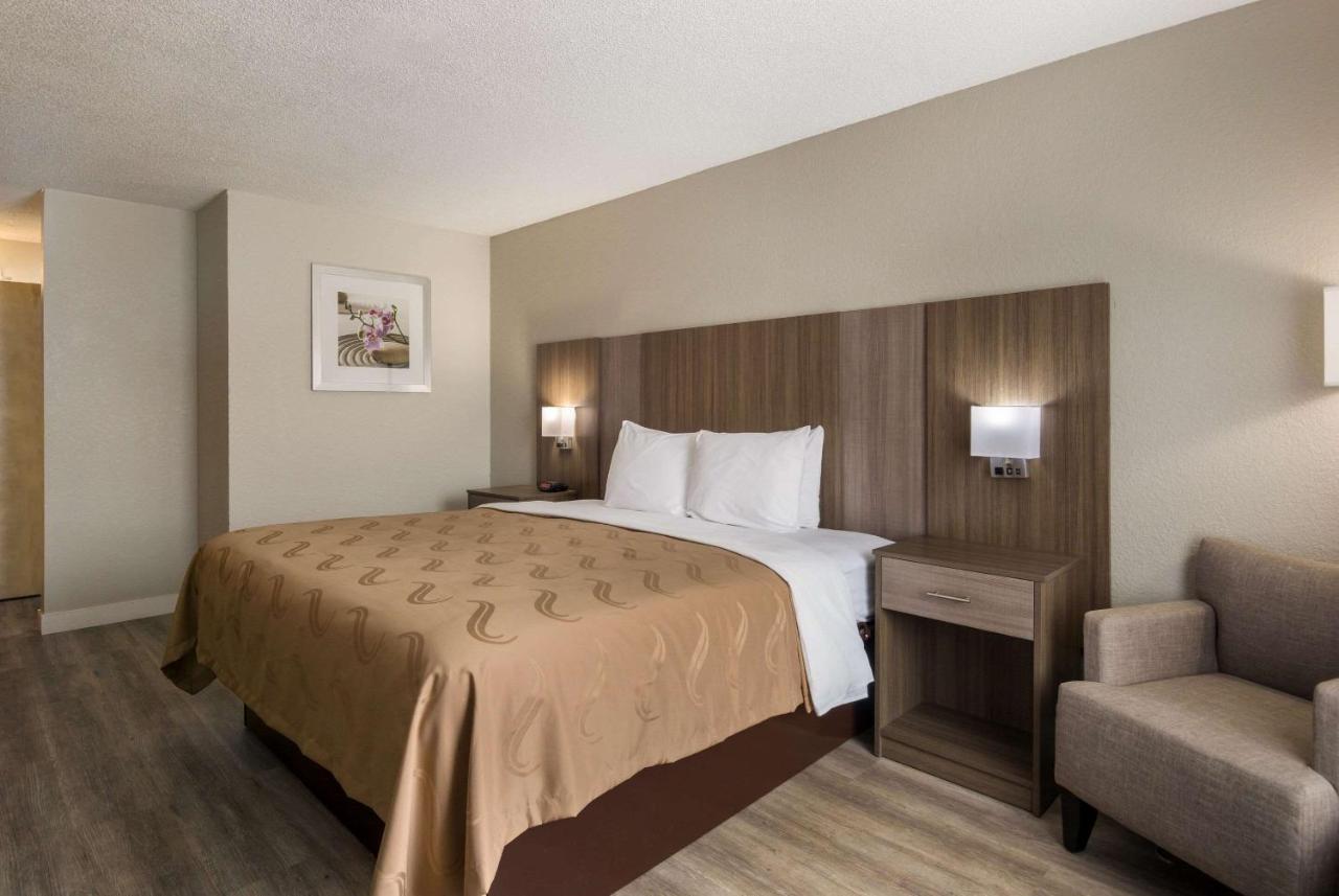King Room - Accessible/Non Smoking at Quality Inn Emporia