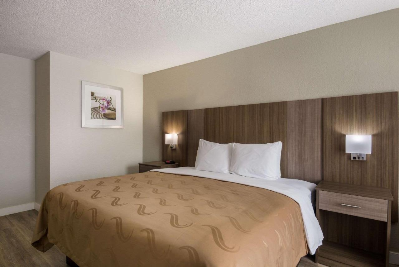 King Room - Accessible/Non Smoking at Quality Inn Emporia