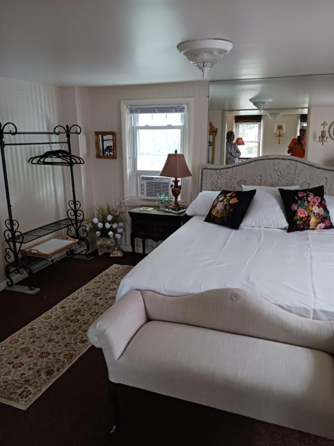 | The guest house at the regina house tea room