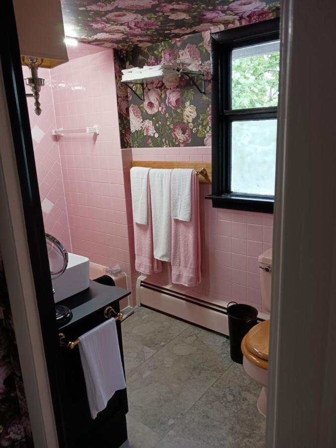 | The guest house at the regina house tea room