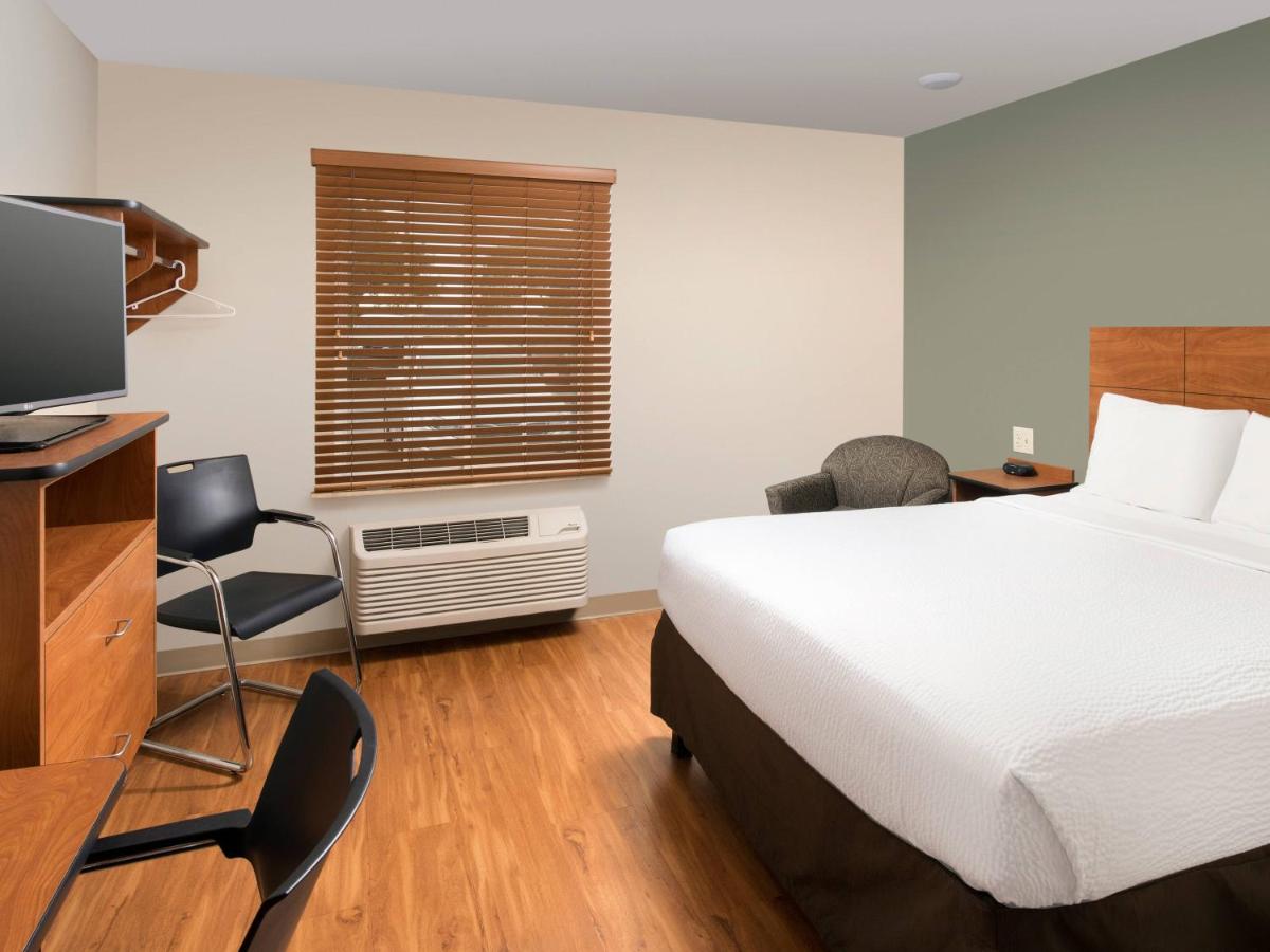 Standard Queen Room - Non-Smoking at Extended Stay America Select Suites - Colorado Springs