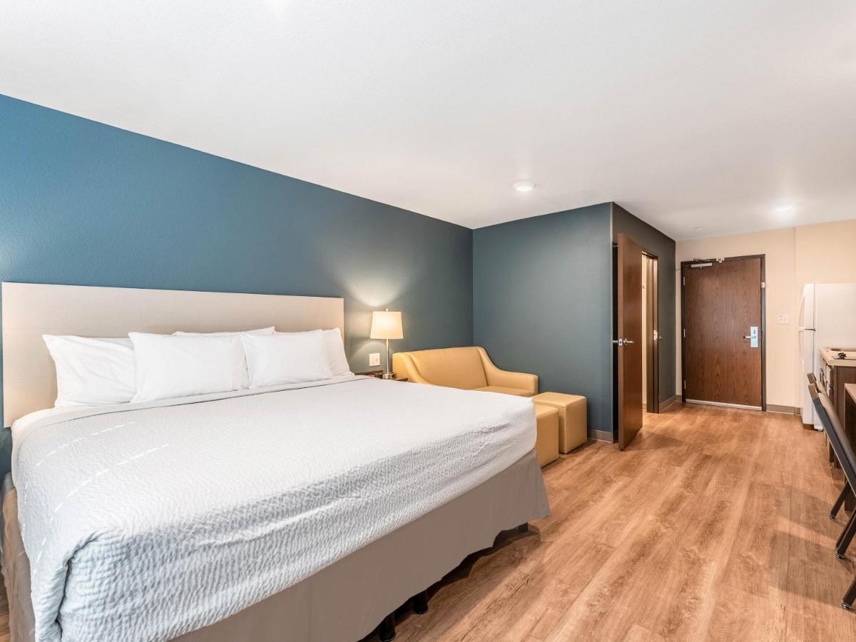 Standard King Room - Non-Smoking at Extended Stay America Suites - Minneapolis - Airport - Mendota Heights