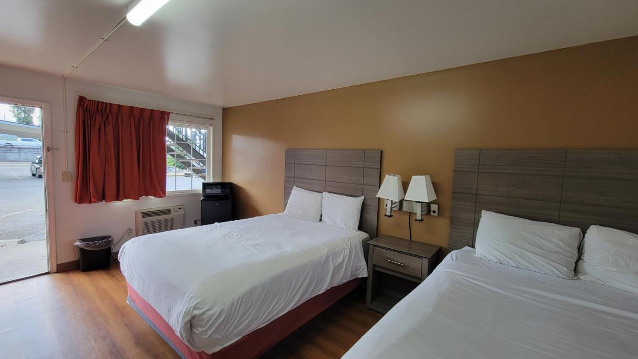 | Kalama Hotel