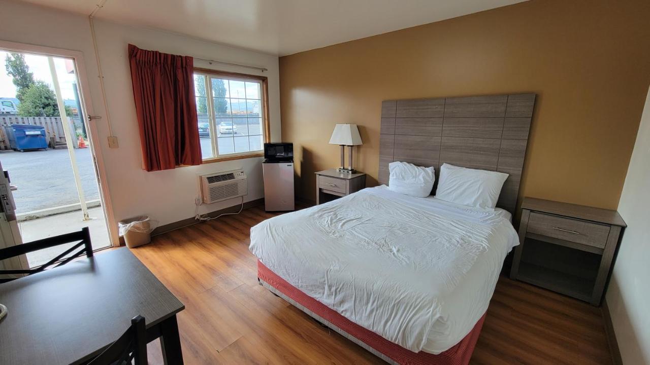 | Kalama Hotel