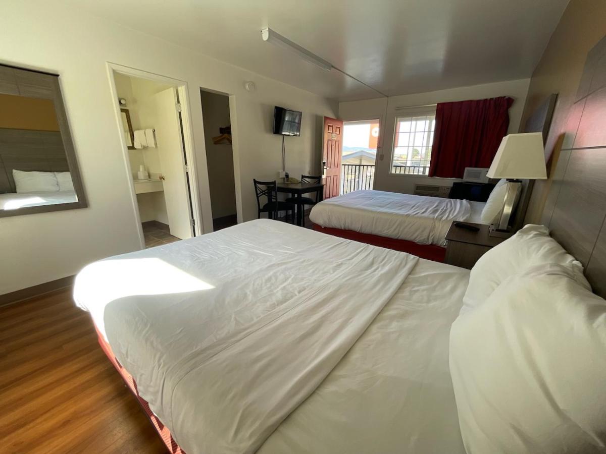 | Kalama Hotel
