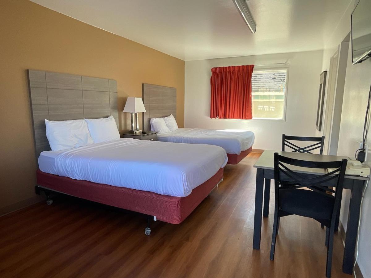 | Kalama Hotel
