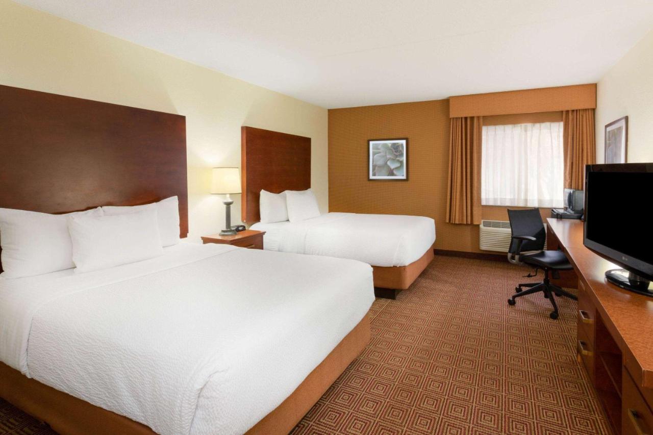Double Room with Two Double Beds at La Quinta Inn by Wyndham Minneapolis Airport Bloomington