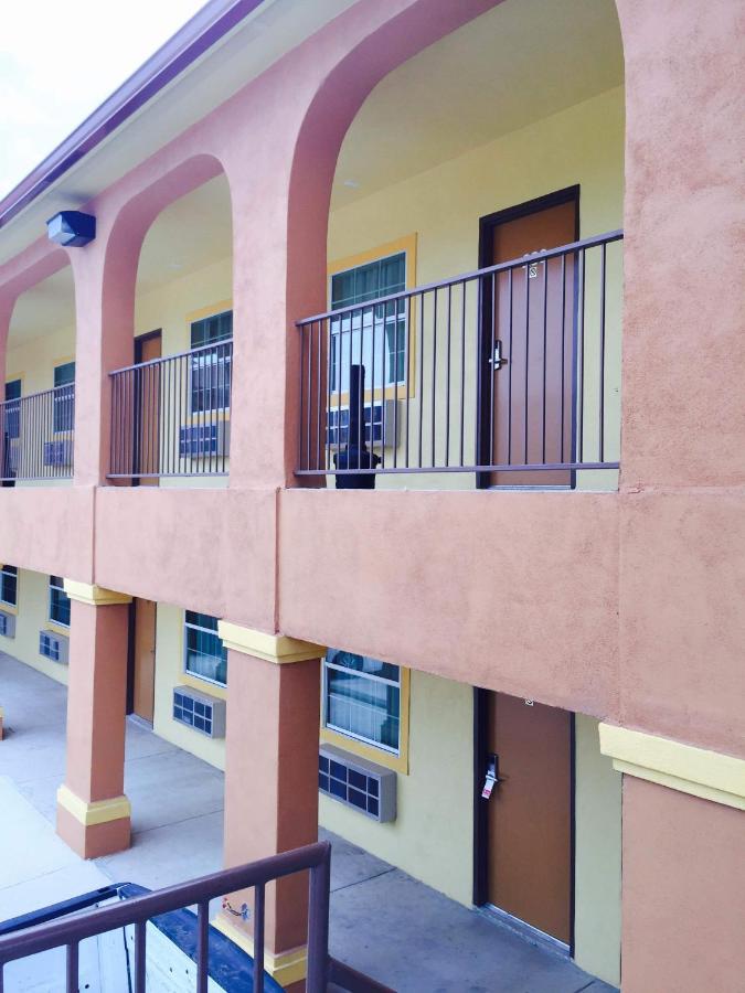  | Texan Inn and Suites Tilden
