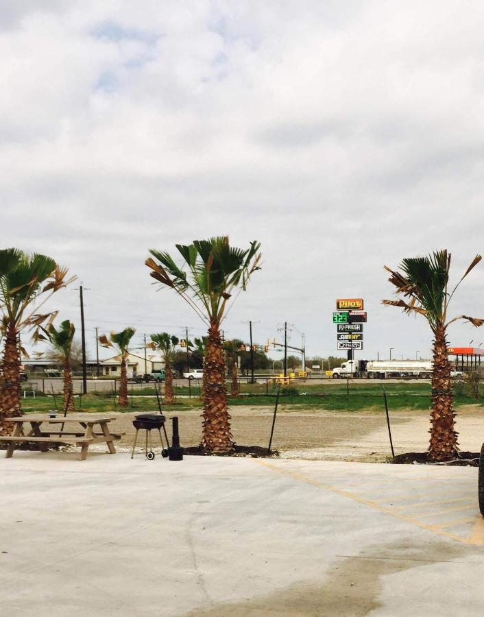 | Texan Inn and Suites Tilden