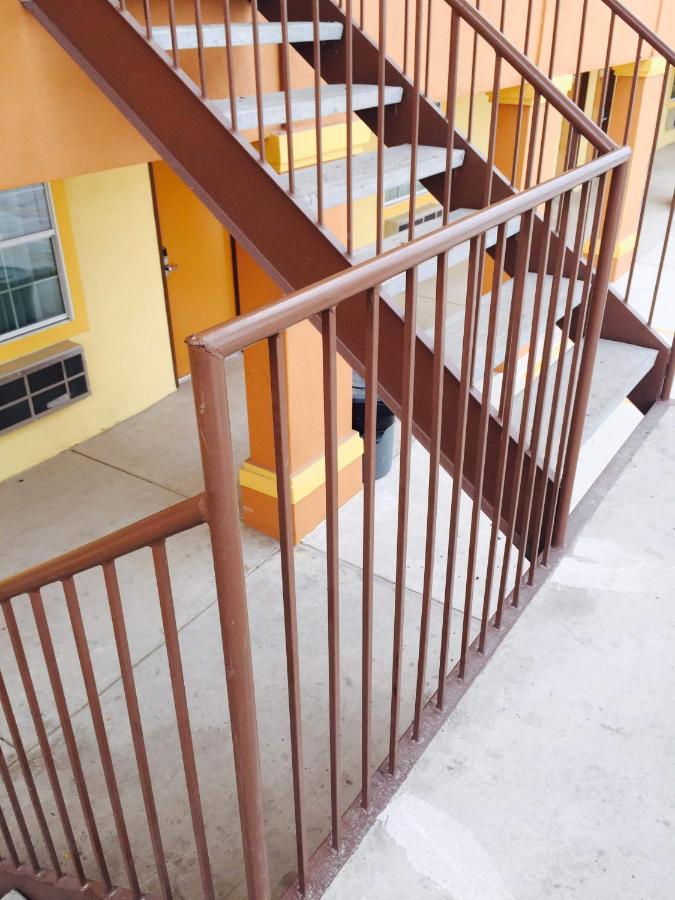 | Texan Inn and Suites Tilden