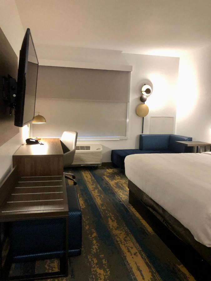 King Room - Non-Smoking at La Quinta Inn & Suites by Wyndham Denver Parker