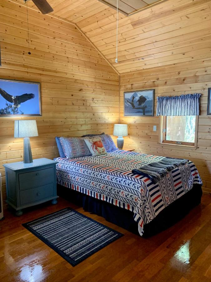 | Clam Gulch Lodge