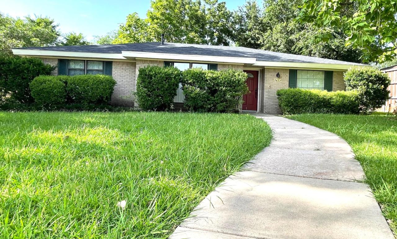 | Private room near downtown in Plano