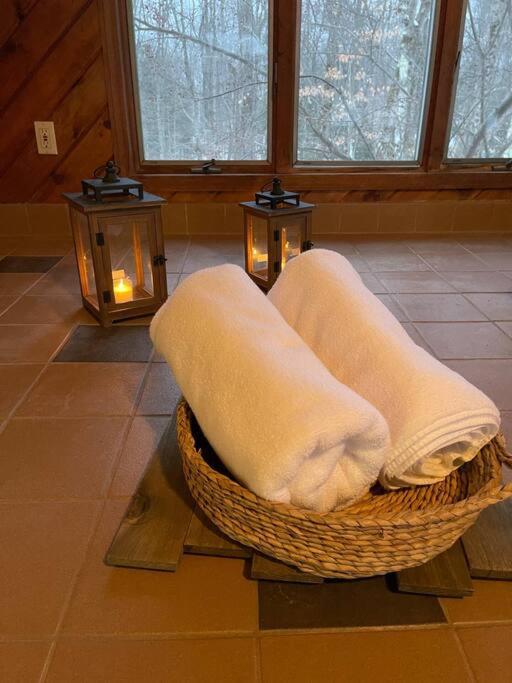  | Indoor Hotub, Luxury Villa w/ Pool, Game Room+, 20