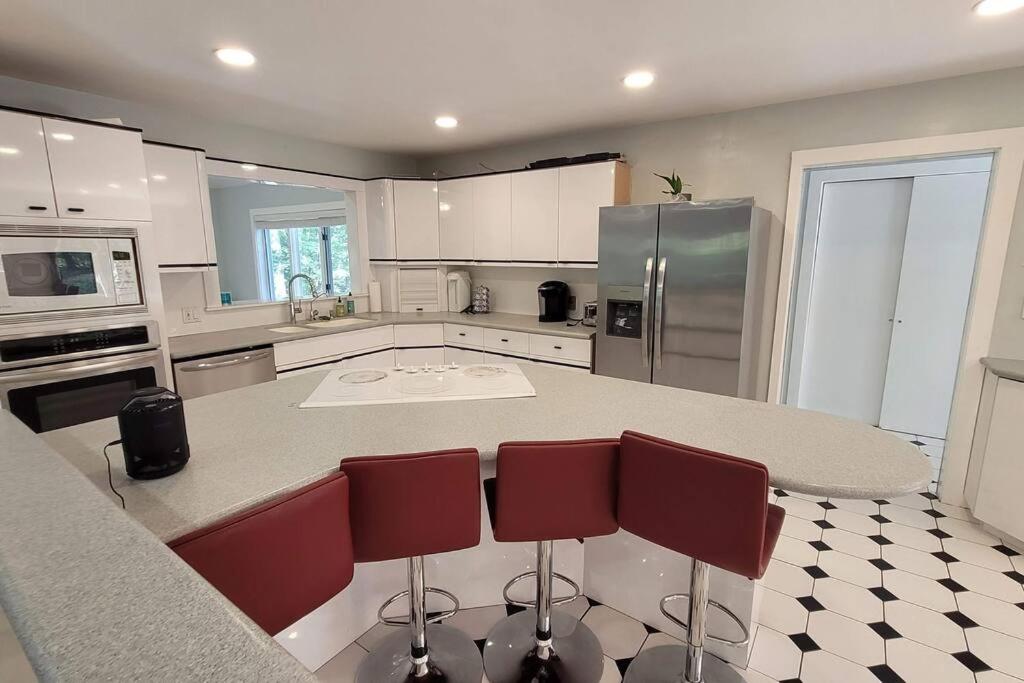  | Indoor Hotub, Luxury Villa w/ Pool, Game Room+, 20